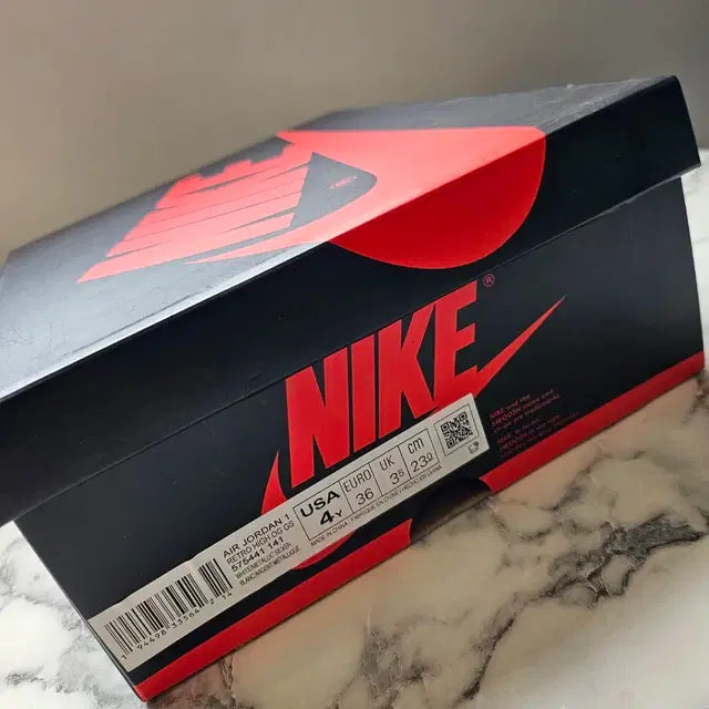 Jordan 1 Retro High Midnight Navy Sneakers, 230