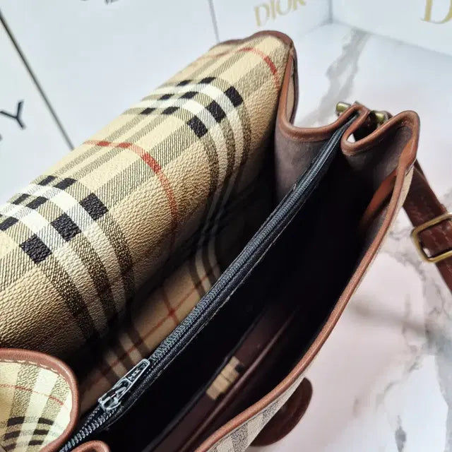 Burberry Classic Flap Shoulder Bag / Crossbody Bag