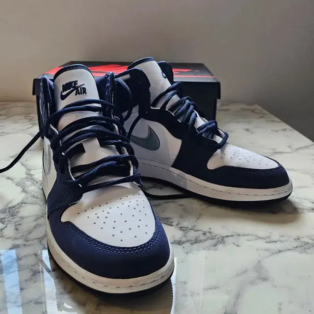 Jordan 1 Retro High Midnight Navy Sneakers, 230