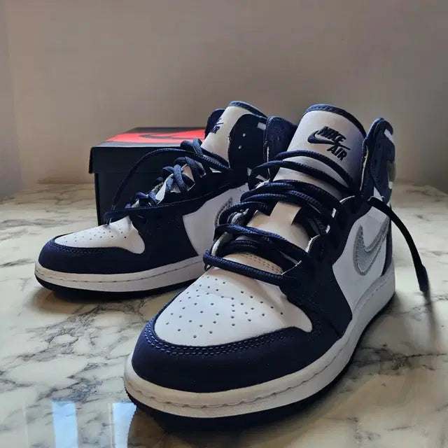 Jordan 1 Retro High Midnight Navy Sneakers, 230