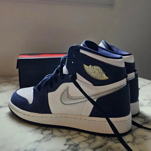 Jordan 1 Retro High Midnight Navy Sneakers, 230