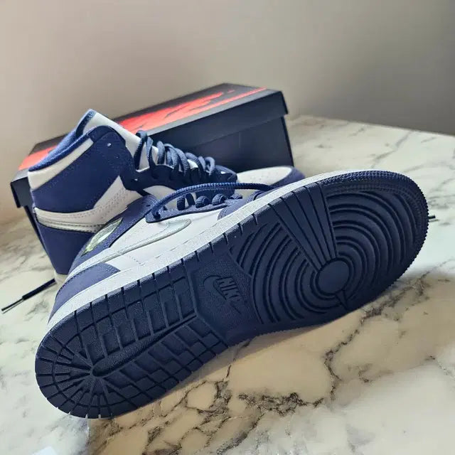 Jordan 1 Retro High Midnight Navy Sneakers, 230