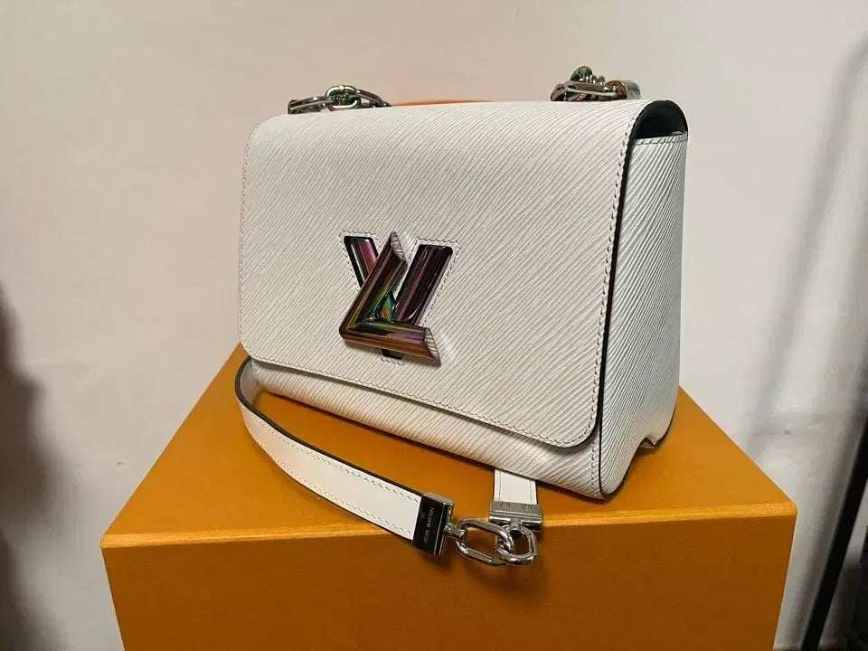 Louis Vuitton Twist MM White Chain Bag