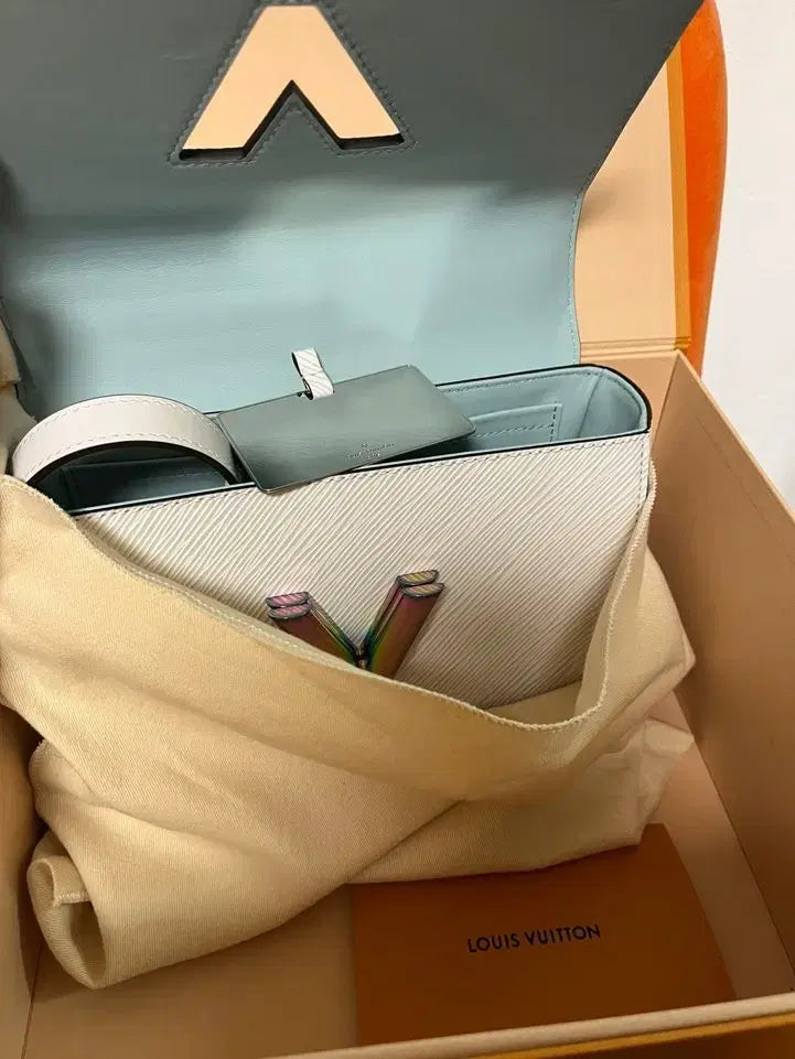 Louis Vuitton Twist MM White Chain Bag