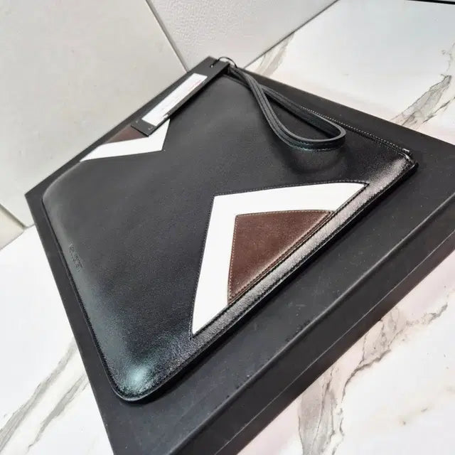 NILBARRET Leather Clutch Bag