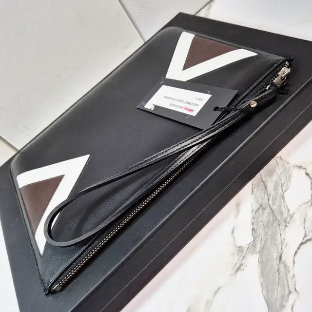 NILBARRET Leather Clutch Bag