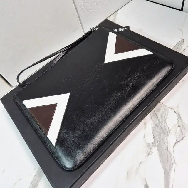 NILBARRET Leather Clutch Bag