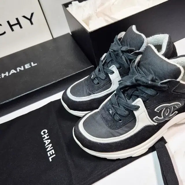 Chanel CC Logo Women’s Sneakers, Size 35