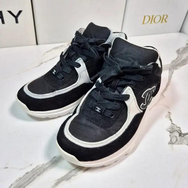 Chanel CC Logo Women’s Sneakers, Size 35