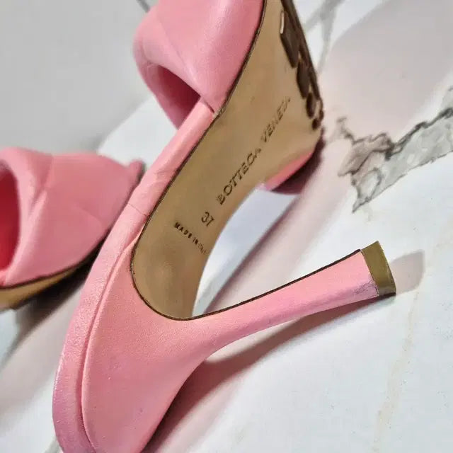 Bottega Veneta Lido Pink Quilted Mule Sandals, Size 37