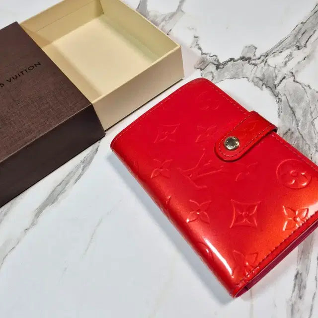 Louis Vuitton Monogram Vernis Women’s Wallet