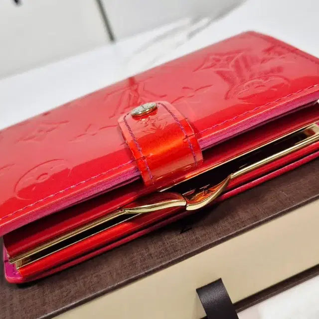 Louis Vuitton Monogram Vernis Women’s Wallet