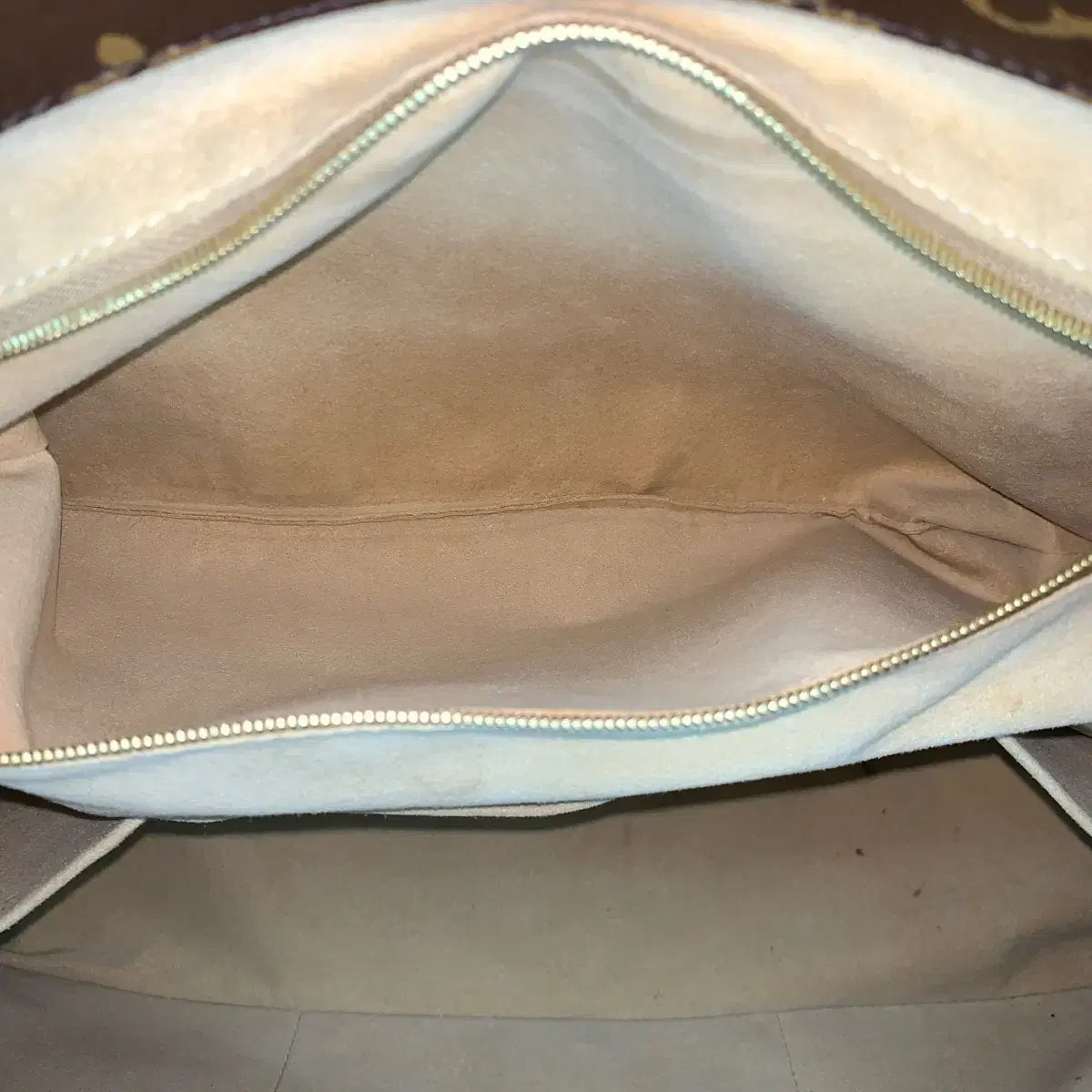Louis Vuitton Monogram Artsy GM Tote Bag M40259