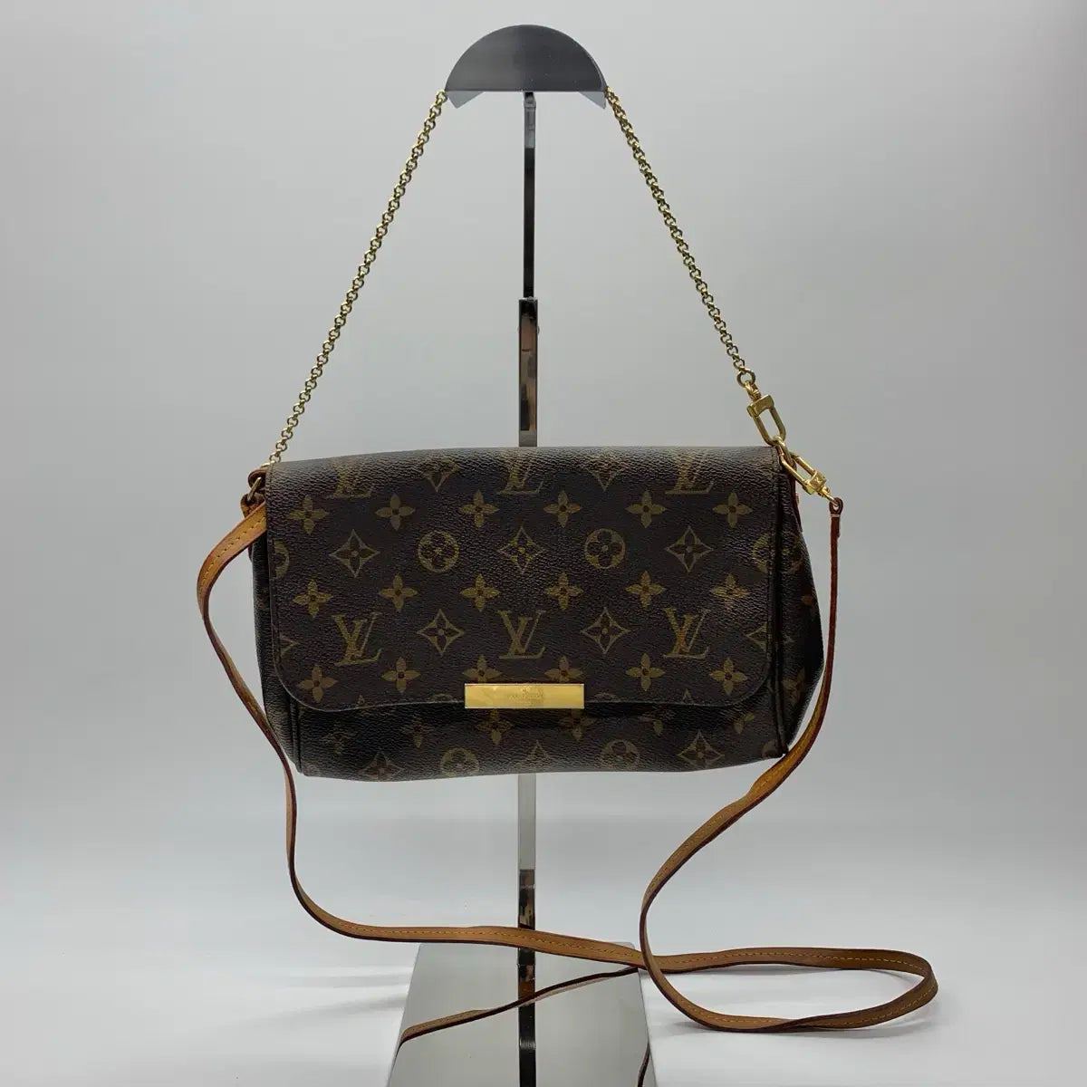 Louis Vuitton Monogram Favorite MM Shoulder Bag M40718
