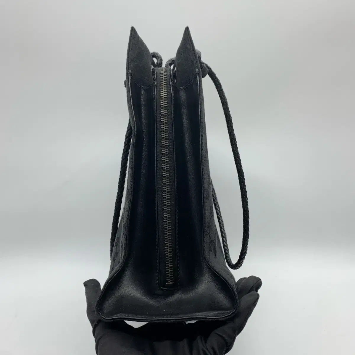 GUCCI Vintage Jacquard Shoulder Bag in Black