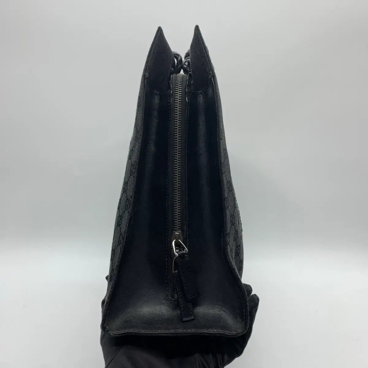GUCCI Vintage Jacquard Shoulder Bag in Black