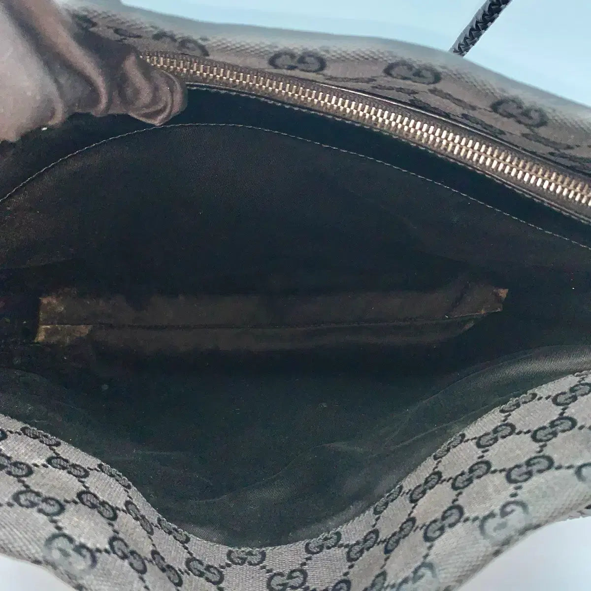 GUCCI Vintage Jacquard Shoulder Bag in Black