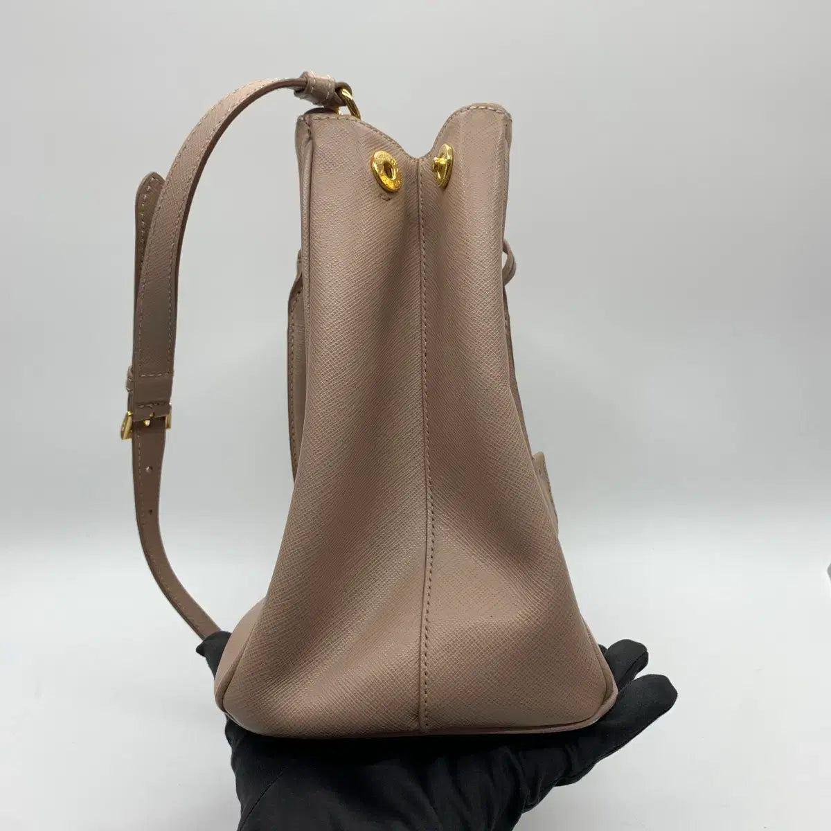 PRADA Saffiano Lux Shoulder Bag in Pink