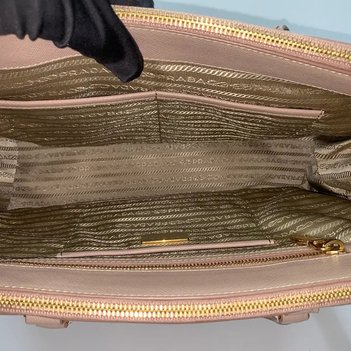 PRADA Saffiano Lux Shoulder Bag in Pink