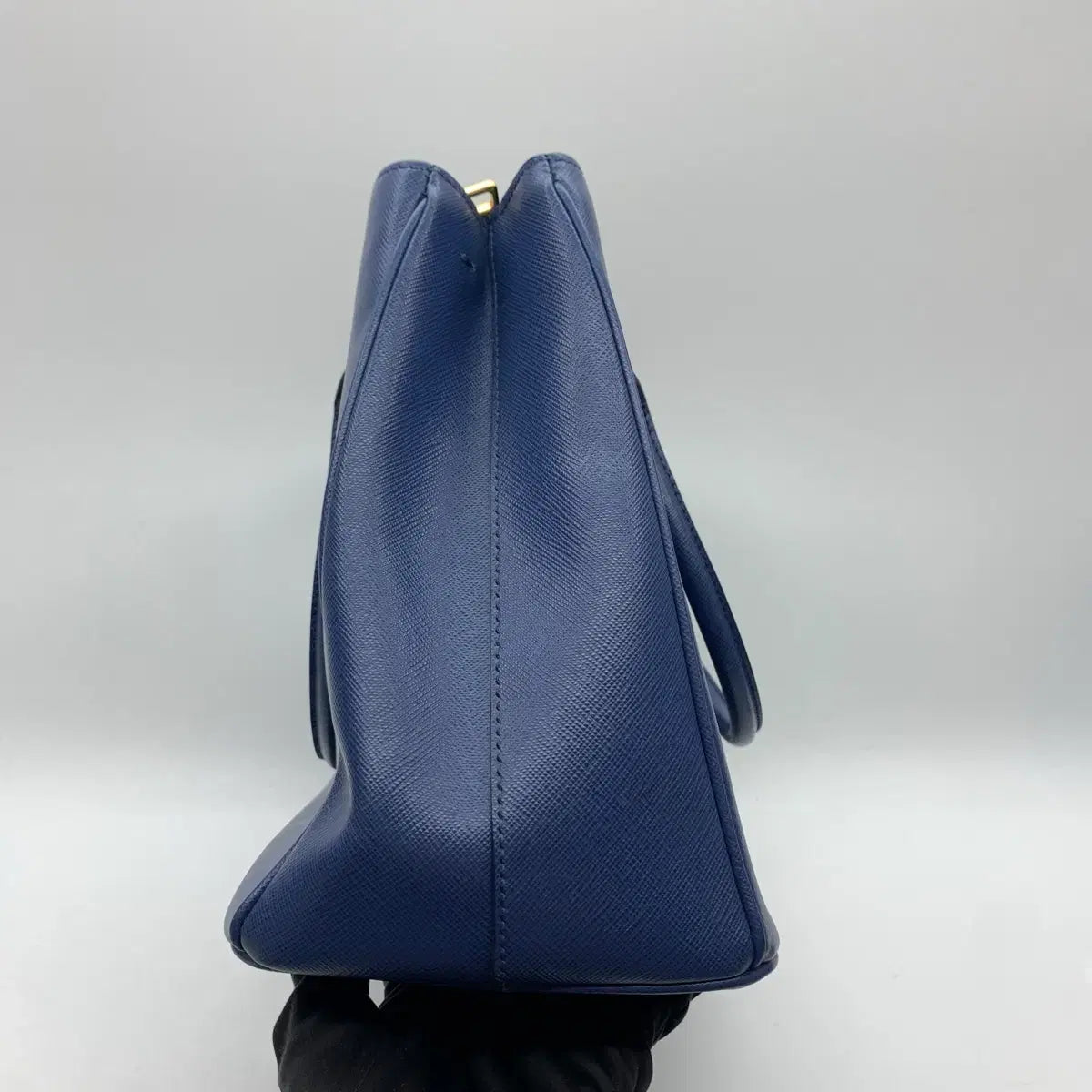 PRADA Saffiano Lux Tote Bag in Blue with Gold-Tone Hardware