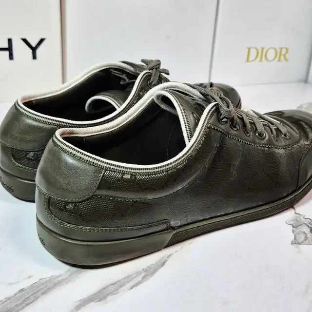 Gucci GG Green Leather Sneakers, Size 325