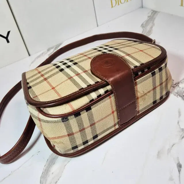 Burberry Classic Flap Shoulder Bag / Crossbody Bag