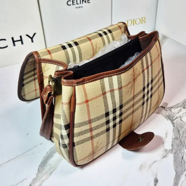 Burberry Classic Flap Shoulder Bag / Crossbody Bag